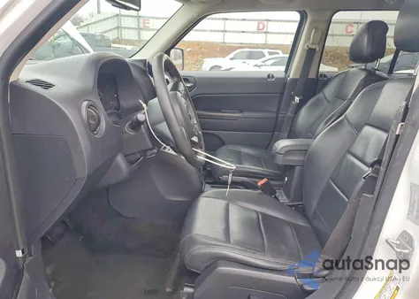 2015 Jeep Patriot Latitude z USA, uszkodzony, nr VIN 1C4NJRFB1FD339870